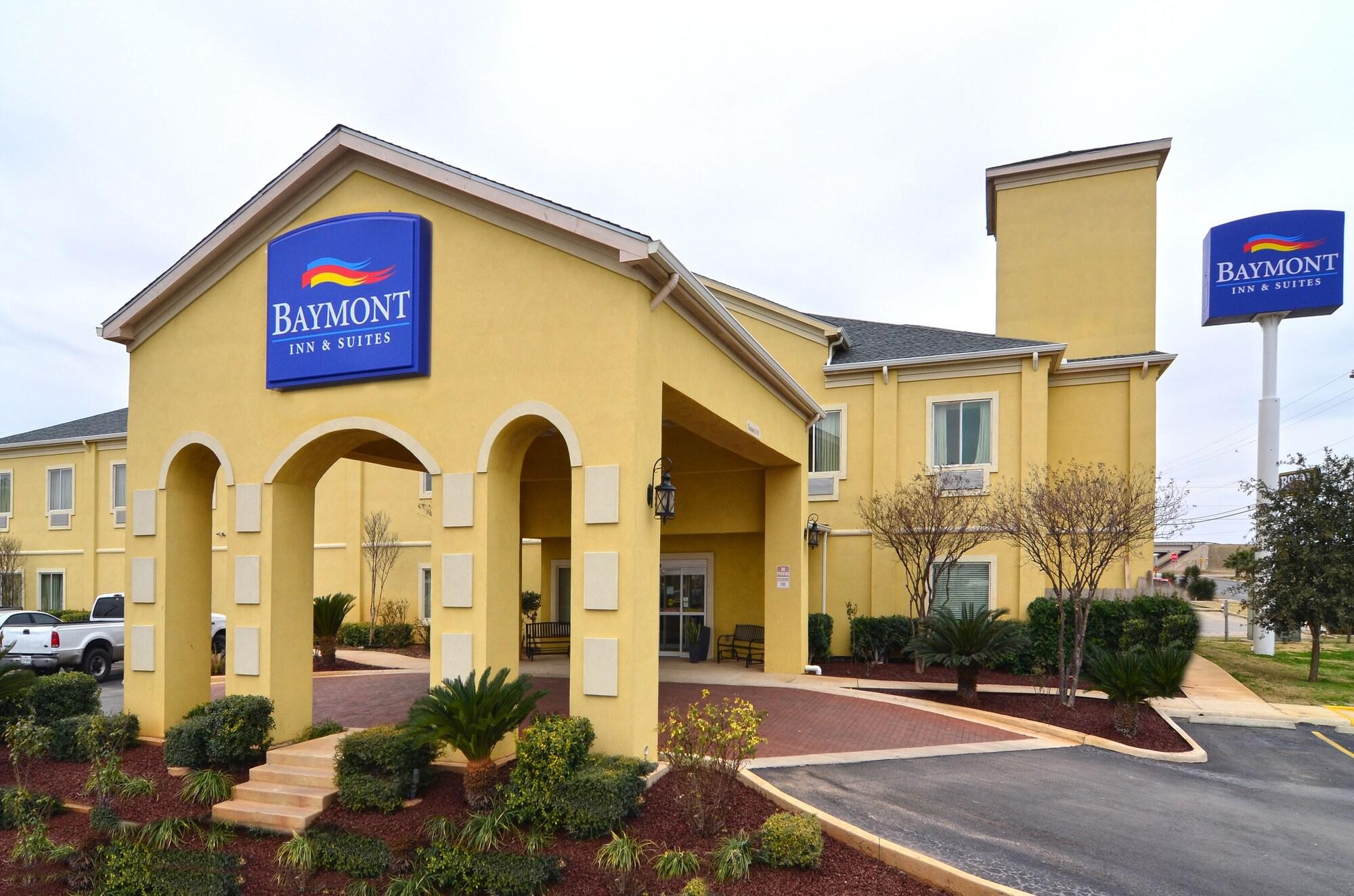 Baymont By Wyndham Pearsall Экстерьер фото